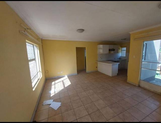 2 BEDROOM TOWNHOUSE FOR SALE IN BONAERO PARK